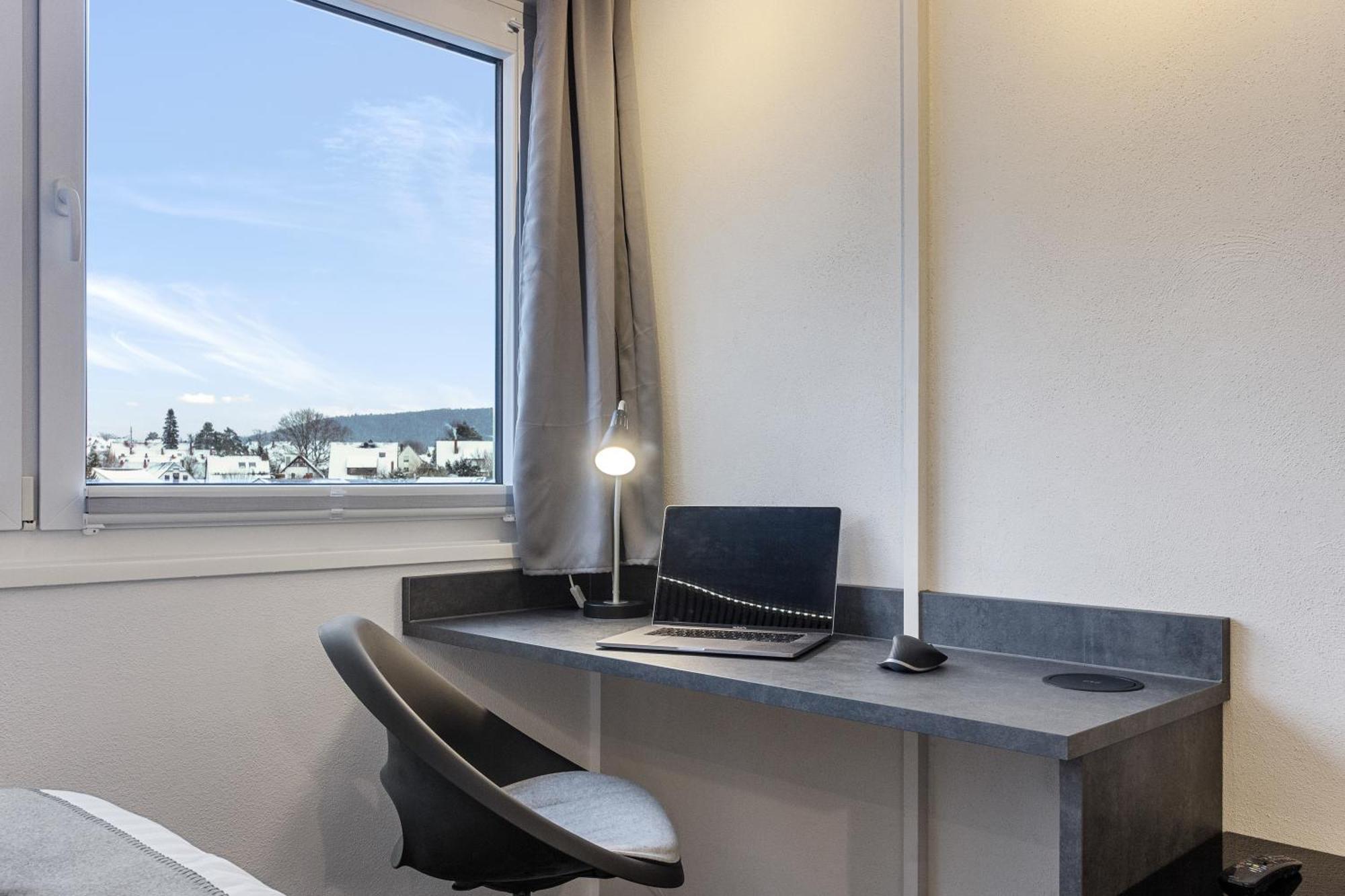 Appartement Fuer 1-2 - Wlan - Parkplatz - Homeoffice Kaiserslautern Bagian luar foto