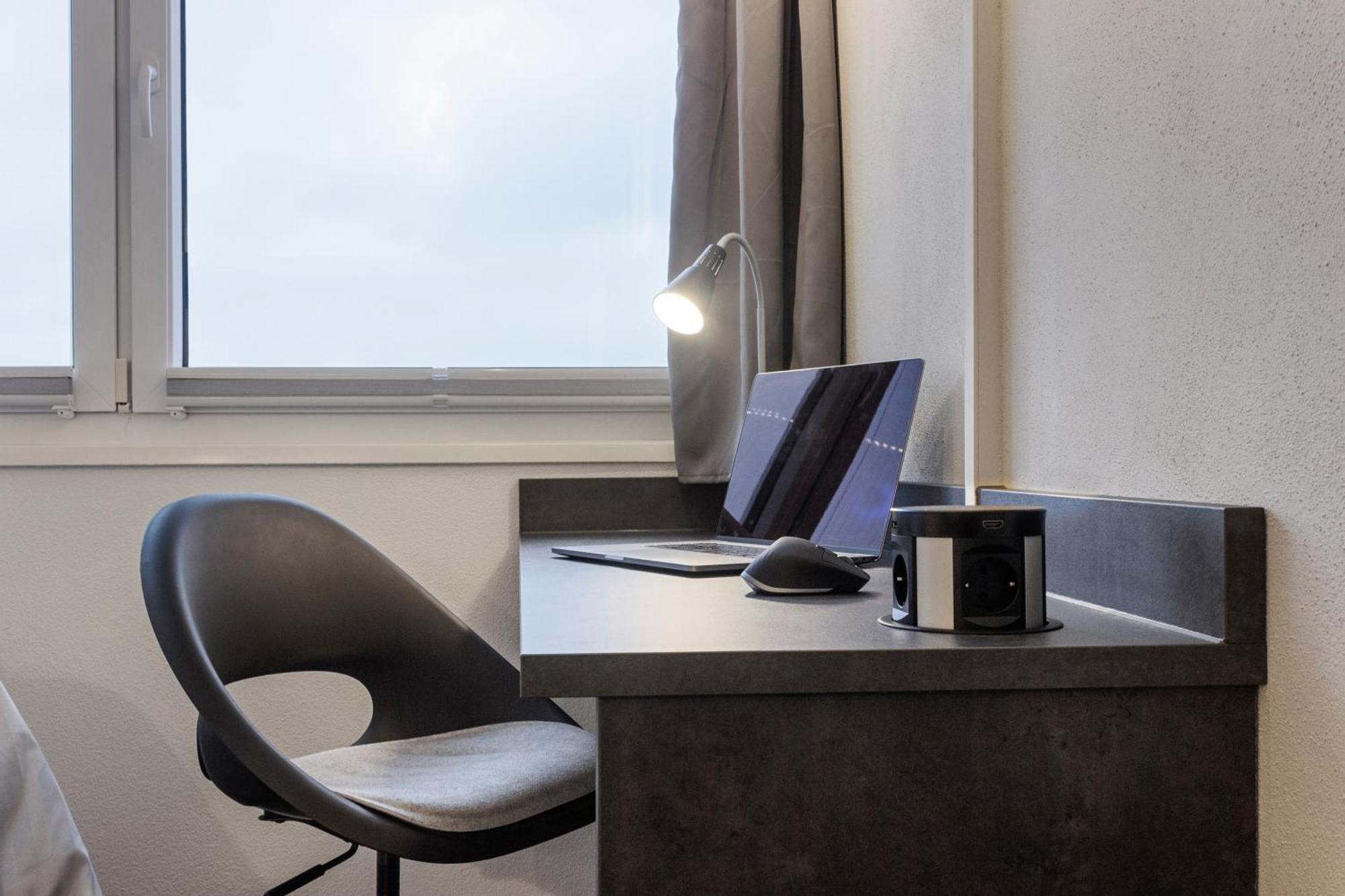 Appartement Fuer 1-2 - Wlan - Parkplatz - Homeoffice Kaiserslautern Bagian luar foto