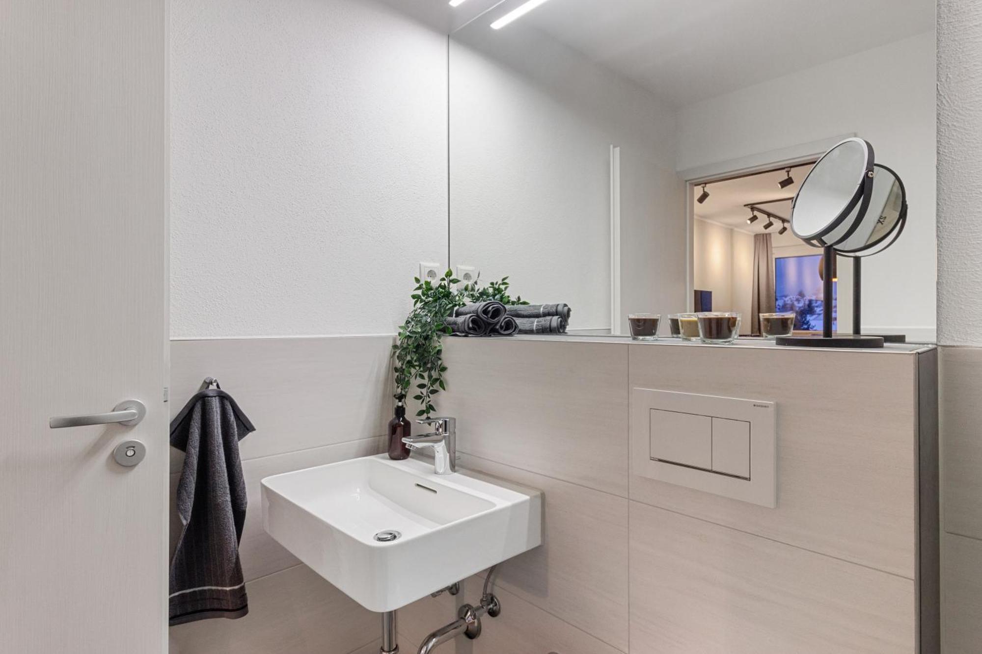 Appartement Fuer 1-2 - Wlan - Parkplatz - Homeoffice Kaiserslautern Bagian luar foto