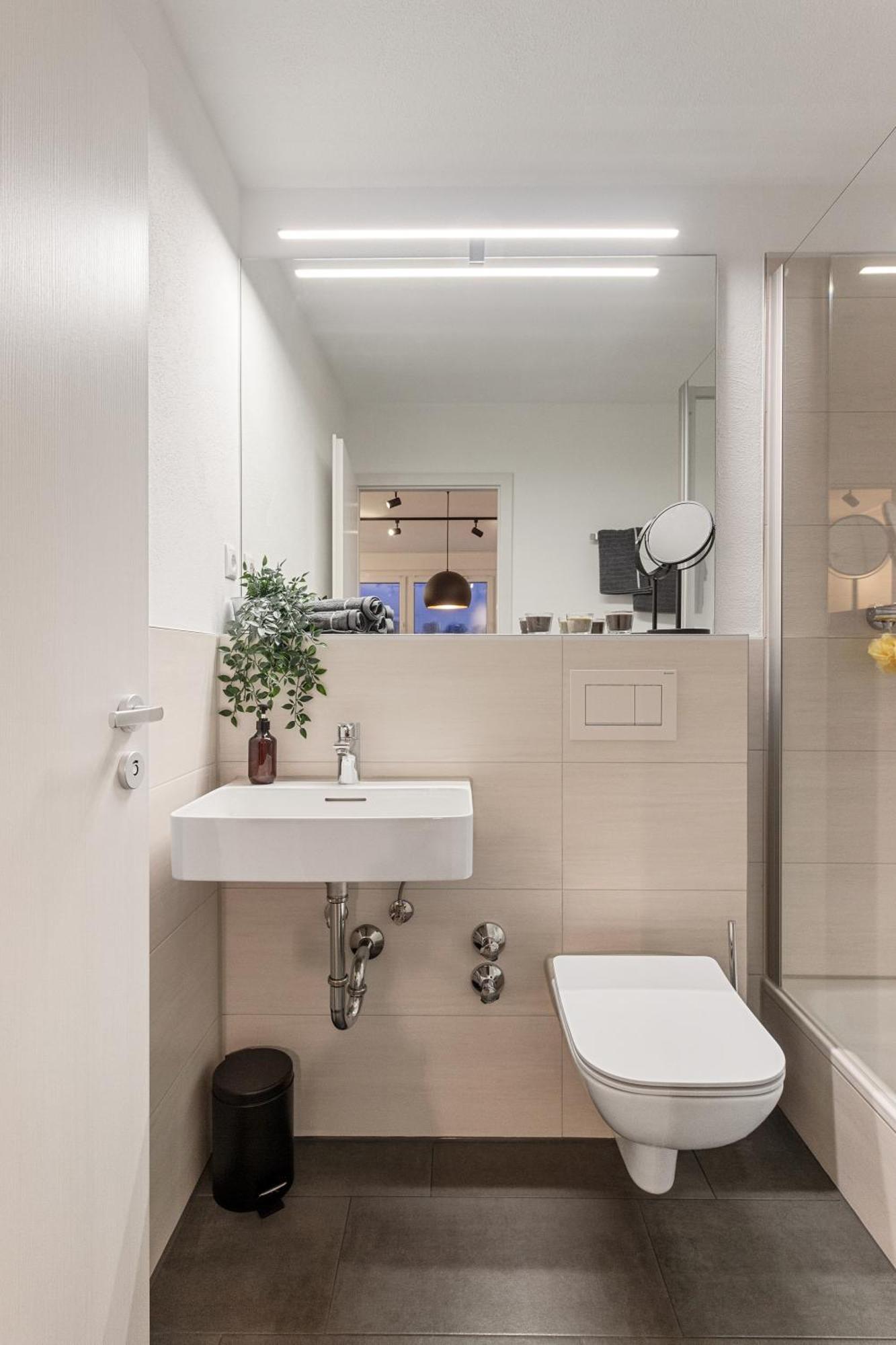 Appartement Fuer 1-2 - Wlan - Parkplatz - Homeoffice Kaiserslautern Bagian luar foto