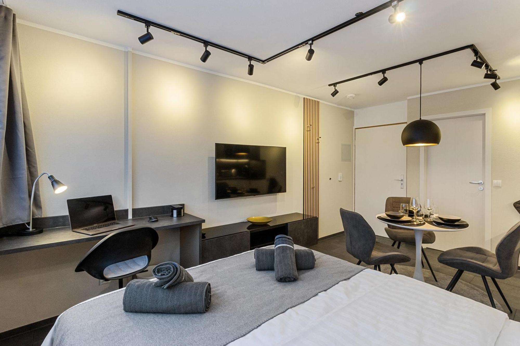Appartement Fuer 1-2 - Wlan - Parkplatz - Homeoffice Kaiserslautern Bagian luar foto